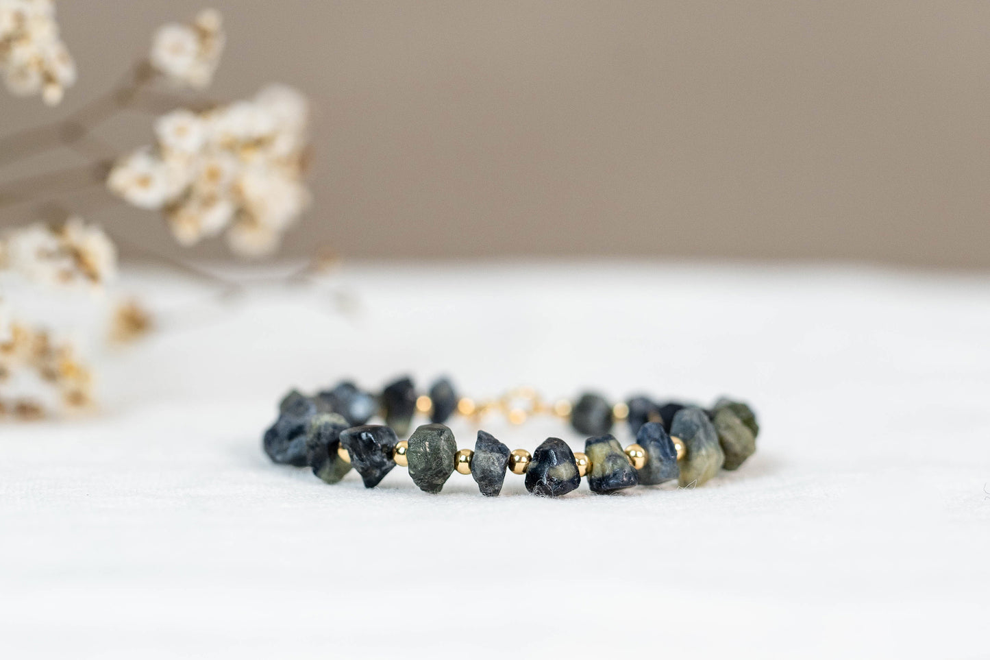 Raw Sapphire bracelet "Saphira"